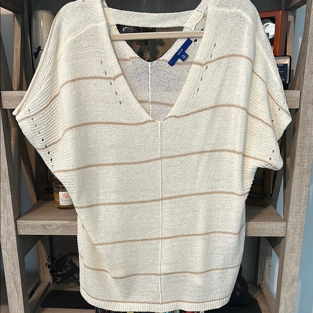 Women's Cream V-Neck Knit Top